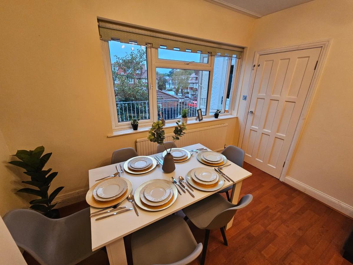 Large 4 Bedrooms Golders Green ลอนดอน ภายนอก รูปภาพ